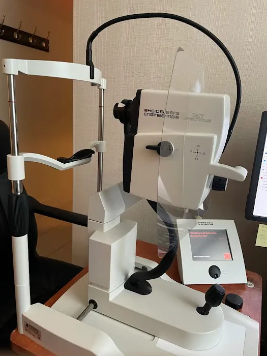 Advanced Eye Physician 永 明 眼 科中心 4