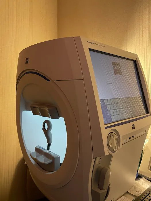 Advanced Eye Physician 永 明 眼 科中心 4
