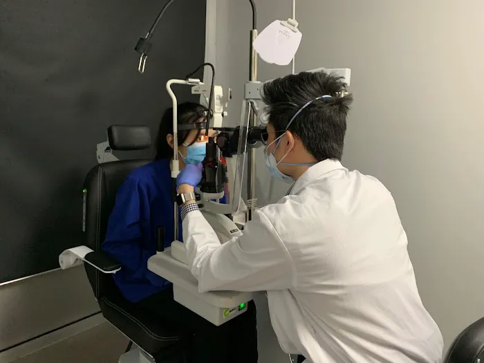 Rendr Eye Care 百康仁德眼科 (formerly Healthier Eye Specialists) 4