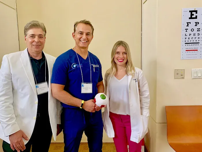 Island Eye Surgery Specialists 4