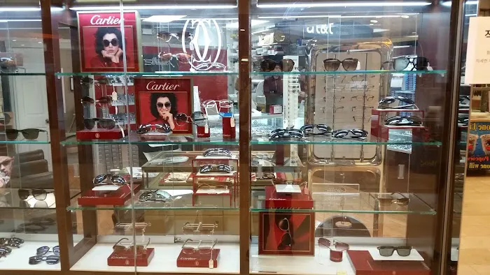 More Eyecare 3