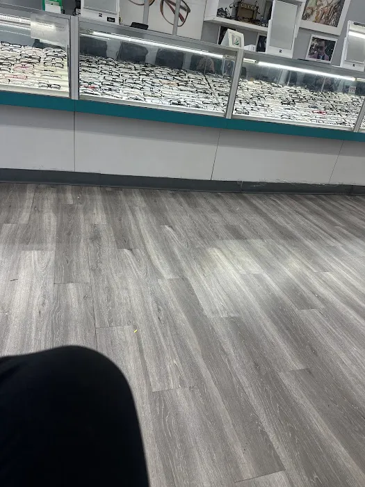 Eye-Contact Optical 4