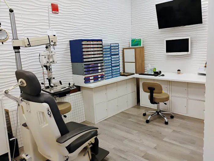 Eye World Optical BTC 4