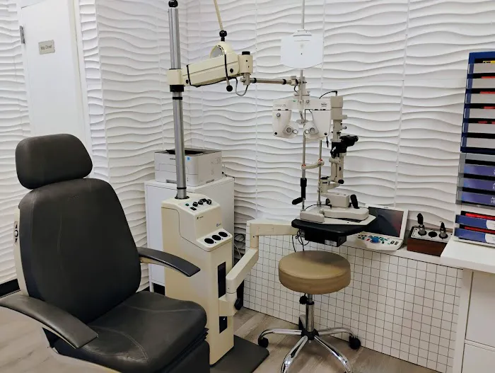 Eye World Optical BTC 4