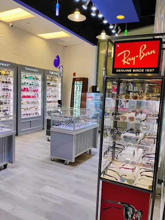 Eye World Optical BTC 4