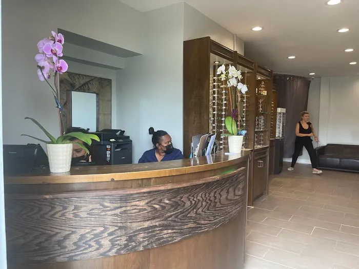 Dello Russo Family Eye Care 4