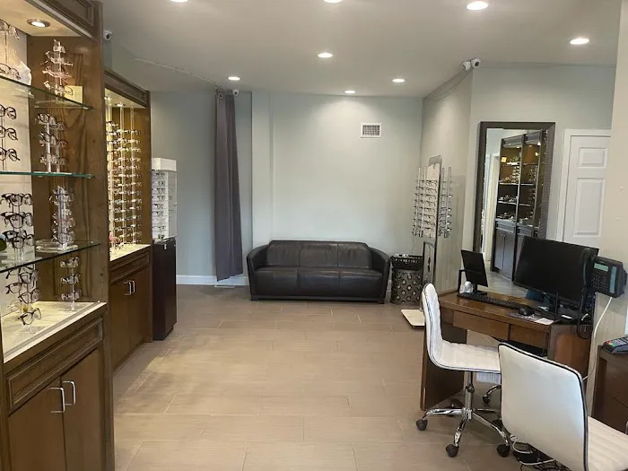 Dello Russo Family Eye Care 4