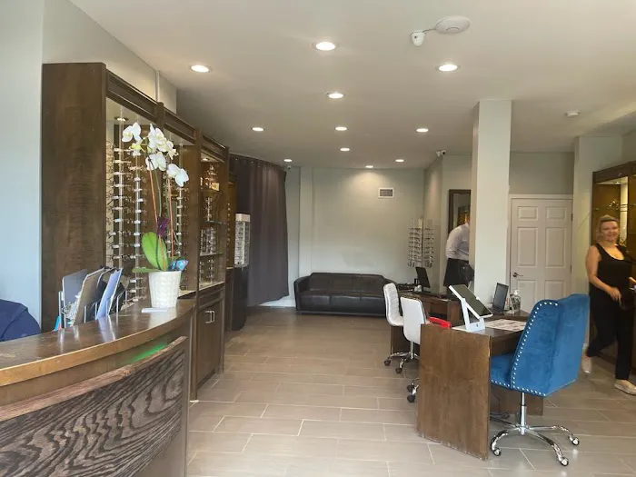 Dello Russo Family Eye Care 4