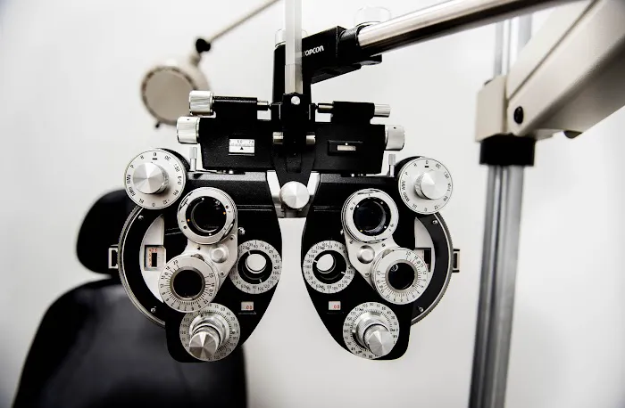 Dumont Eye Care 4