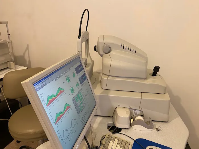 Advanced Eye Physician 永 明 眼 科中心 4