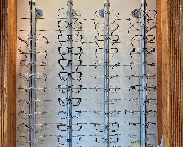 Advanced Eye Physician 永 明 眼 科中心 4