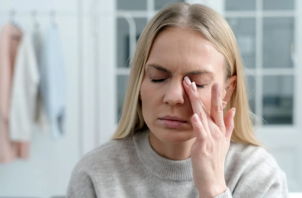 Symptoms of Dry Eye Syndrome: Understanding, Recognizing, and Addressing the Issue