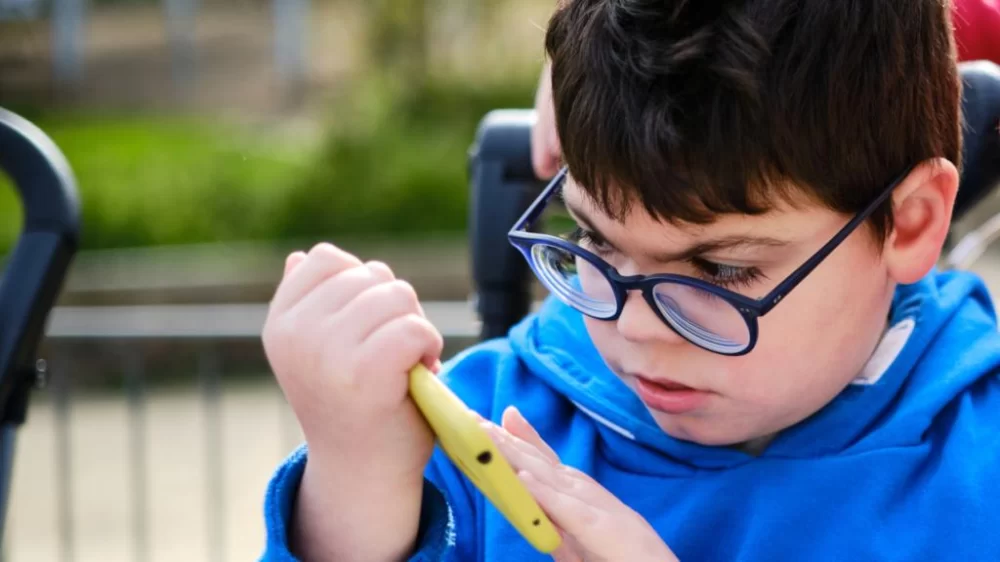 Effective Tips for Caring for Children’s Eyes During Screen Time to Prevent Eye Strain