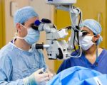 How to Find the Best Eye Doctors for Surgical Treatments
