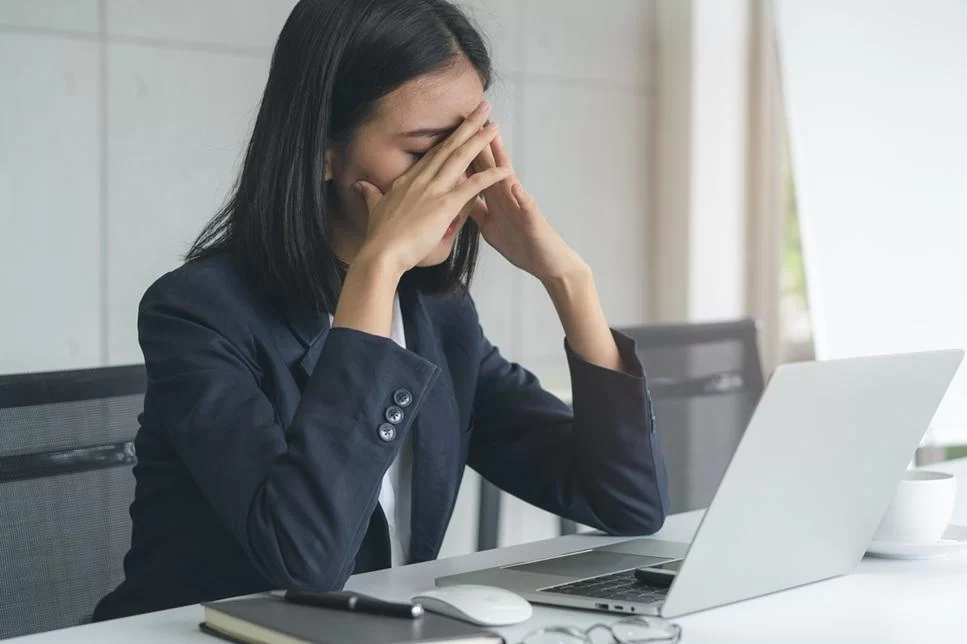 Effective Strategies to Manage Eye Strain During Night Shifts and Late Working Hours