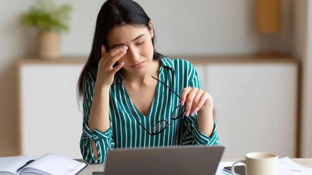 Effective Strategies to Prevent Eye Strain in Call Center Workers