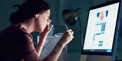 How to Prevent Eye Strain in Graphic Designers: Expert Tips and Tools