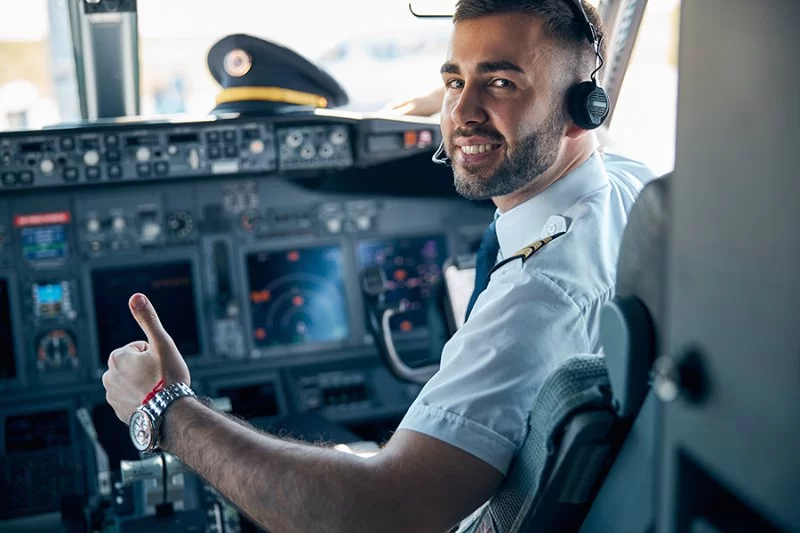 Best Eye Care Tips for Airline Pilots: Maintaining Optimal Vision in the Sky