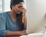 How to Prevent Eye Strain in Office Environments with Poor Lighting and Ergonomics