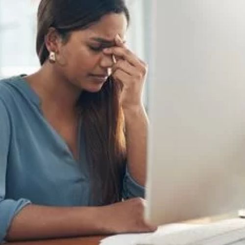 How to Prevent Eye Strain in Office Environments with Poor Lighting and Ergonomics